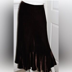 VTG Ralph Lauren brown velvet maxi skirt w/ruffle bottom.